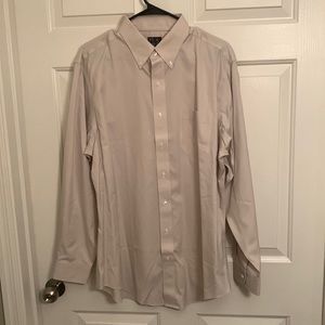 Jos A Banks dress shirt. Size 16.5 neck, 35 sleeve. Grey houndstooth pattern